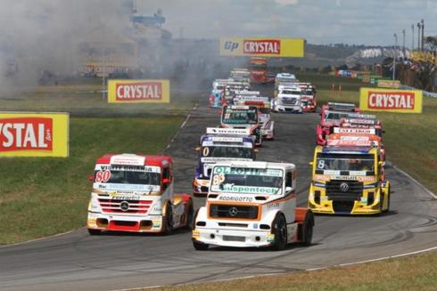 Régis Boessio busca o título da F-Truck 2013